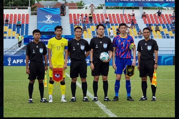 Laga Malaysia vs Vietnam pada semifinal Piala AFF U23 2023 yang digelar di Rayong Province Stadium, Rayong, pada Kamis (24/8/2023) sore WIB. Vietnam berhasil mengalahkan Malaysia dan akan menghadapi pemenang laga Indonesia vs Thailand di final. (Sumber foto: Tangkapan layar Twitter AFF/@AFFPresse)