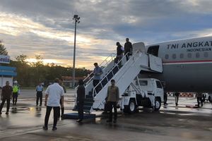 Mendarat di Sumbar, Gibran Langsung Naik Heli ke Agam Cek Dampak Banjir