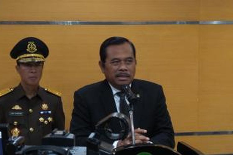 Jaksa Agung HM Prasetyo saat memberikan keterangan di Ruang Sasana Baharuddin Lopa Kejaksaan Agung, Jakarta, Rabu (17/6/2015).