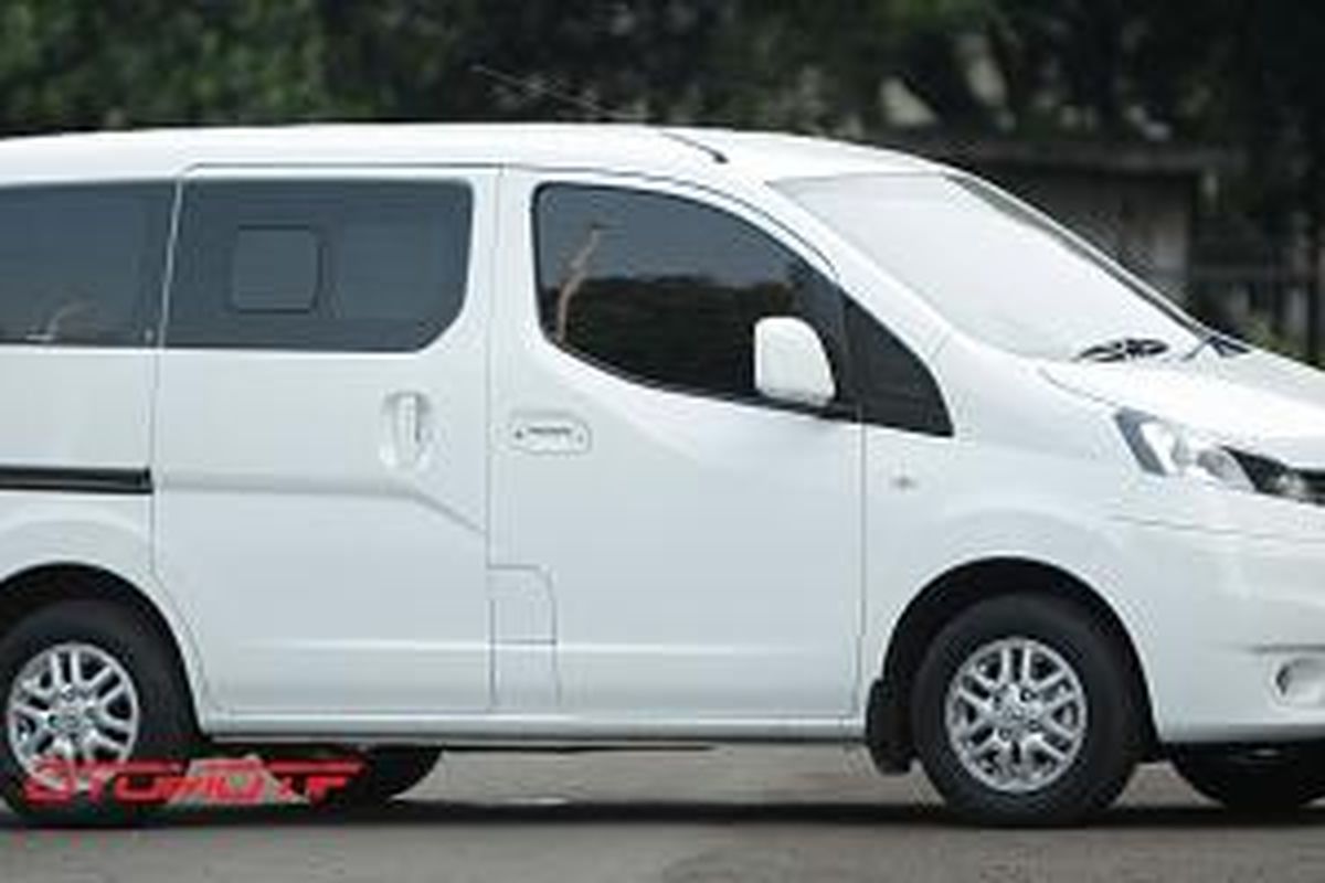Nissan Evalia tampil dengan karakter boxy dengan tampilan ala van mewah