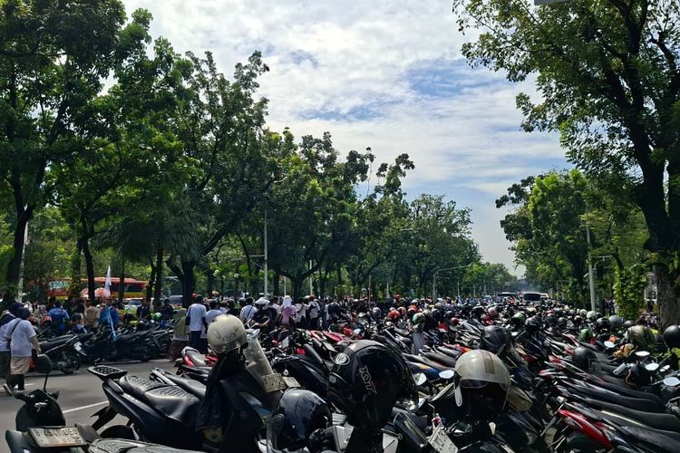 Ada Aksi Hari Buruh, Arus Lalu Lintas di Sekitar Monas Dialihkan