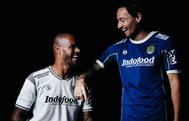 Baru Beberapa Jam Diluncurkan, Jersey Persib Langsung Diserbu