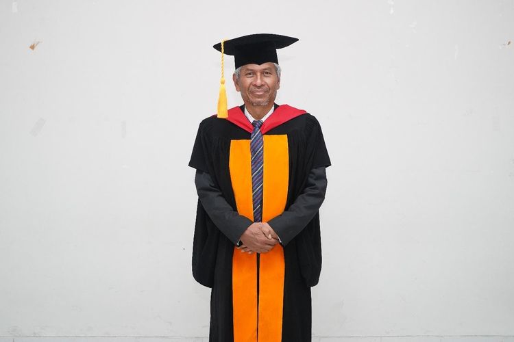 Prof. Dr. H. Amung Ma?Mun, M.Pd, Guru Besar Ilmu Kebijakan dan Pengembangan Olahraga Universitas Pendidikan Indonesia.