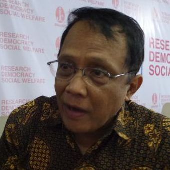 Pengamat Politik dari Center for Strategic and International Studies (CSIS) J Kristiadi di jenggala Center, Kebayoran Baru, Jakarta Selatan, Rabu (4/5/2016)