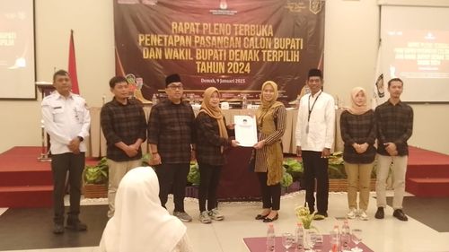 Tak Ada Gugatan, Eisti-Gus Bad Ditetapkan sebagai Bupati-Wabup Demak