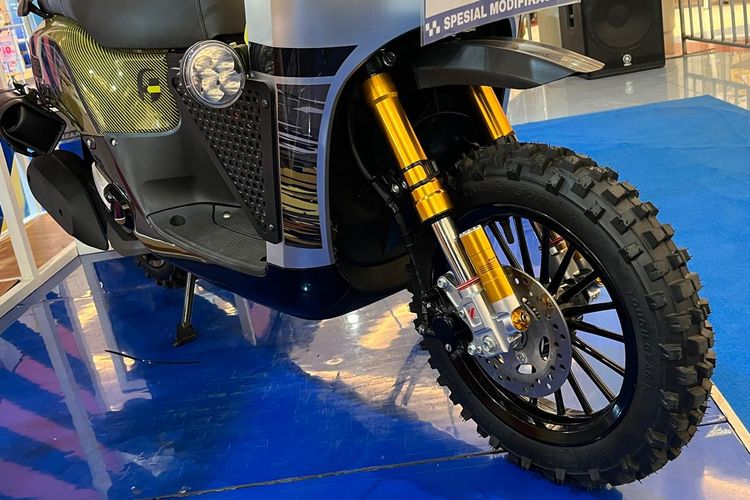 Modifikasi Yamaha Fazzio bergaya trail hasil garapan NGKS Indonesia