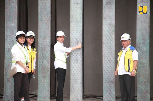 Jokowi Pasang Modul Bilah Burung Garuda di Kantor Presiden IKN