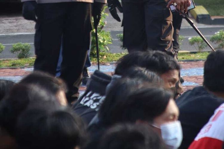 Polres Subang mengamakan 135 remaja dalam aksi di depan DPRD Kabupaten Subang, Rabu (7/10/2020).