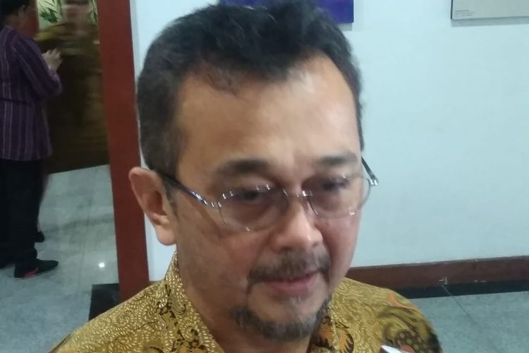 Koordinator Wilayah IX tim supervisi pencegahan korupsi Komisi Pemberantasan Korupsi,  Budi Waluya saat diwawancarai wartawan di Kantor Gubernur Maluku, Senin (17/6/2019) 