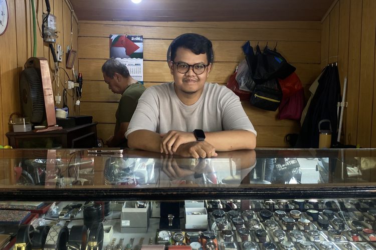 Di Balik Etalase Jam Vintage di Batu Tulis Jakpus, Pedagang Bertahan Menanti Transaksi