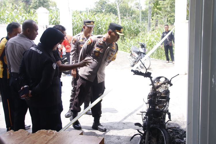 Rumah Ketua Relawan Prabowo-Gibran di Kabupaten Sumenep, Jawa Timur, diduga diserang orang tak dikenal (OTK) pada Senin (29/1/2024) sekitar pukul 02.30 WIB. 