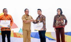 Pj Walkot Pekanbaru Hadiri Penyerahan Insentif Fiskal 2024, Ini Pesan Mendagri