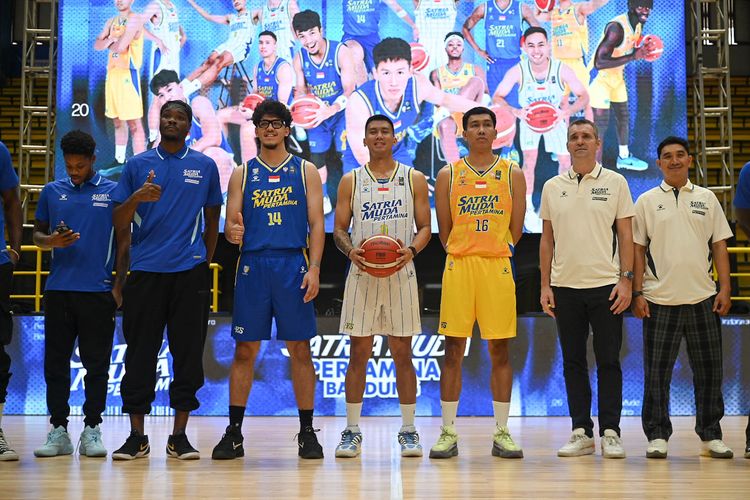 Satria Muda Bandung melangsungkan launching skuat dan jersey untuk gelaran Indonesian Basketball League (IBL) 2026 pada Senin (5/1/2026) di C-Tra Arena Bandung