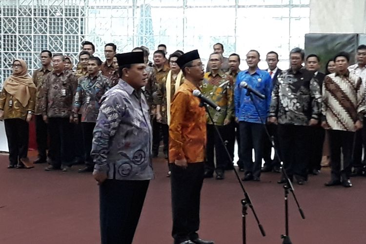 Pelantikan Brigjen (Pol) Firli sebagai Deputi Penindakan KPK dan Supardi sebagai Direktur Penuntutan KPK di Gedung KPK Jakarta, Jumat  (6/4/2018).