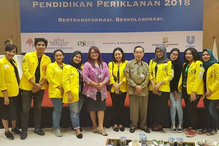 DPI (Dewan Periklanan Indonesia), DPP Indonesia (Dewan Perguruan Periklanan Indonesia), dan P3I (Persatuan Perusahaan Periklanan Indonesia) menyelenggarakan Simposium Nasional Pendidikan Periklanan 2018 bertajuk ?Transformasi dan Kolaborasi sebagai Fondasi Komunikasi?, di Gedung Kompas, Jalan Panjang, Jakarta (6/12/2018)