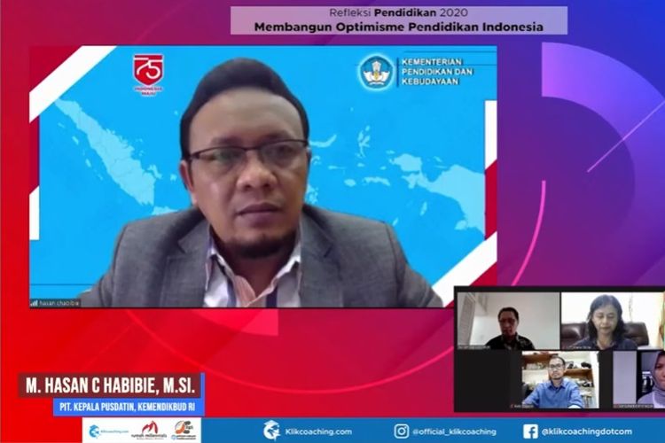 Plt. Kepala Pusdatin Kemendikbud, Hasan Chabibie menjadi pembicara dalam acara webinar dengan tema Refleksi Pendidikan 2020: Membangun Optimisme Pendidikan Indonesia.