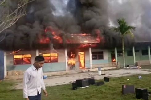 Siswa Iseng Bakar Sampah di Sekolah, 2 Laboratorium Ludes Terbakar