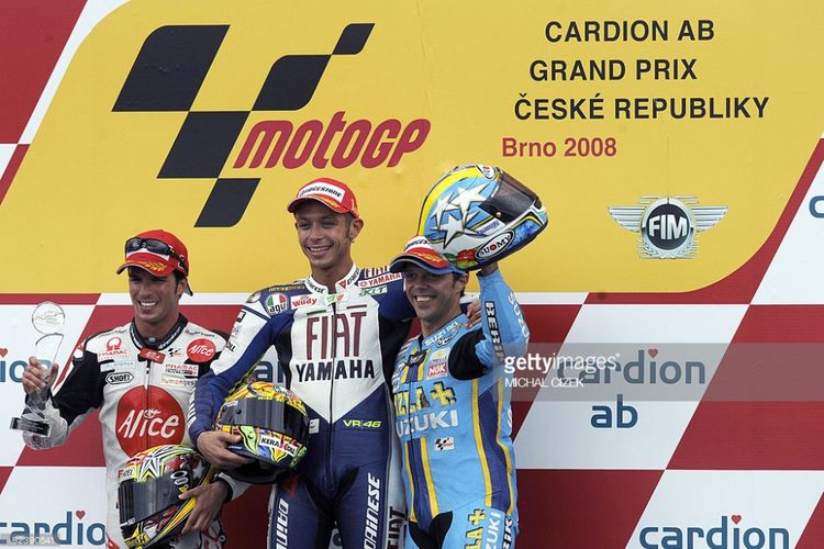 Tiga pebalap yang naik podium di seri balap MotoGP 2008 di Sirkuit Brno, Ceko, masing-masing Loris Capirossi dari Rizla Suzuki, Toni Elias dari Pramac Ducati, dan Valentino Rossi dari Fiat Yamaha.