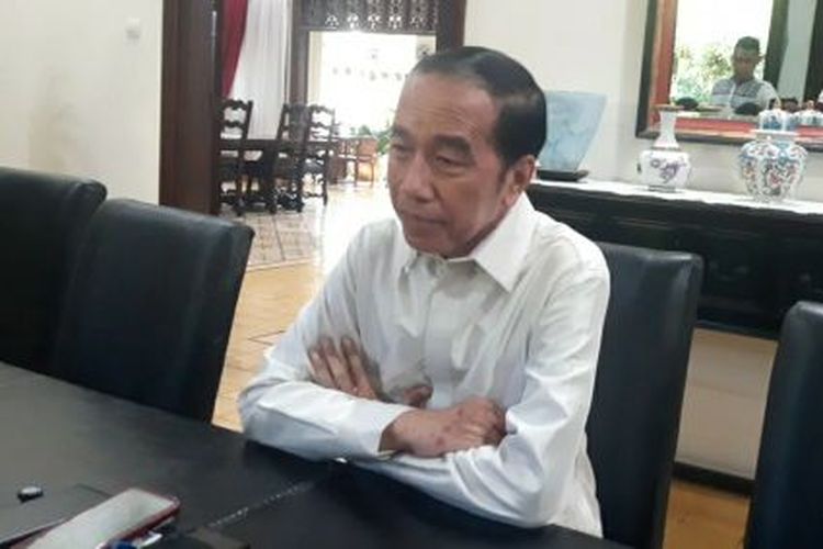 Presiden ke-7 RI Joko Widodo (Jokowi) ditemui di Sumber, Solo, Jawa Tengah, Jumat (6/6/2025).