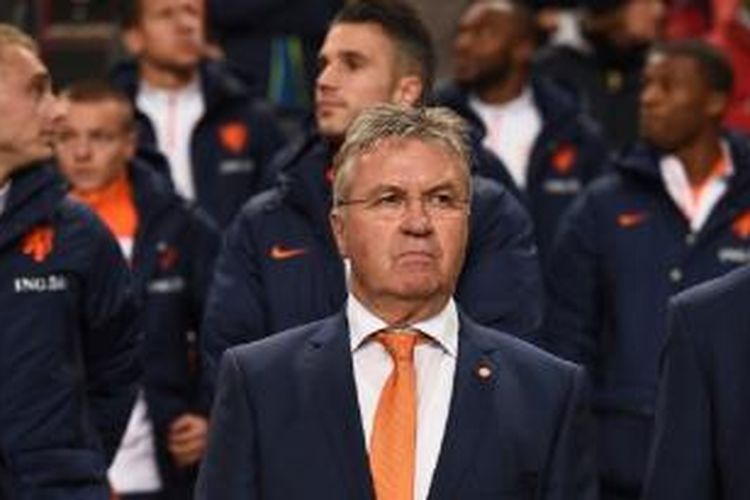 Salah satu ekspresi pelatih tim nasional Belanda Guss Hiddink, ketika menyaksikan pertandingan persahabatan antara timnya dan Meksiko, di Amsterdam ArenA, Amsterdam, Rabu (12/11/2014). Laga itu berakhir 3-2 untuk Meksiko.