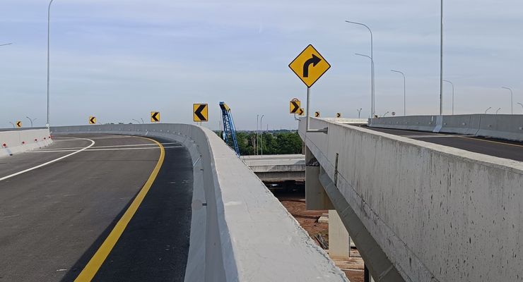 Mengapa Ada Jalan Tol Pakai Aspal dan Beton Secara Bersamaan?