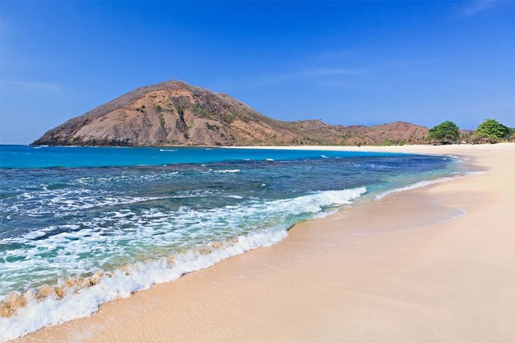 Lanskap menawan Pantai Tanjung Ann di Lombok 