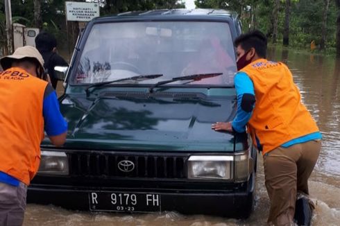 Banjir Rendam 5 Desa dan Jalan Raya di Cilacap, Ketinggian Air Capai 1,5 Meter