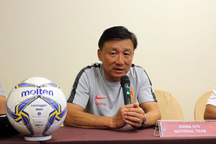 Pelatih Timnas U-19 Cina Cheng Yau Dong.