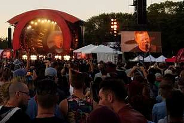 Vokalis Metallica, James Hetfield unjuk kebolehan di Global Citizen Festival 2016, Sabtu (24/9), di New York, Amerika Serikat. Pentas musik yang berlangsung sejak sore hingga malam waktu New York dan dihelat di Central Park Manhattan itu bagian dari kampanye Tujuan Pembangunan Berkelanjutan.
