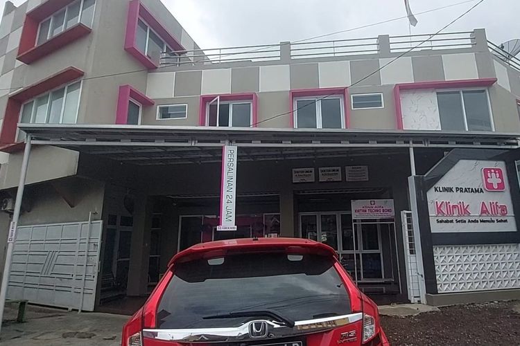 Klinik Alifa di Bungursari, Kota Tasikmalaya, Jawa Barat, diduga oleh keluarga pasien Nisa Armila (23) warga Leuwimalang menyebabkan bayinya meninggal dunia karena malpraktik.