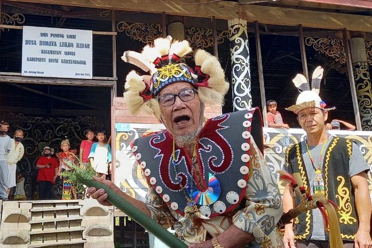 Imang Laing, an elder of the Lekaq Kidau village in Kutai Kertanegara regency in East Kalimantan, carries out the lemiwa ritual