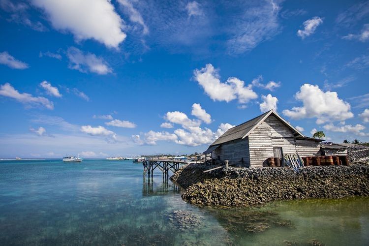 Rumah Suku Bajo di Wakatobi.