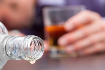 Bartender Ini Resign karena Tak Boleh Mabuk di Luar Jam Kerja