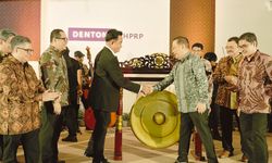 Dentons HPRP dan Kemenparekraf Kolaborasi Dorong UMKM Batik Naik Kelas
