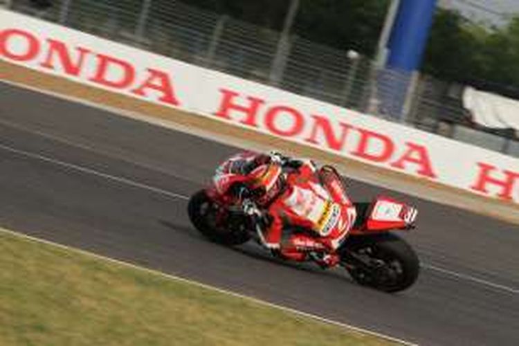 Pebalap Astra Honda Racing Team, Dimas Ekky Pratama.