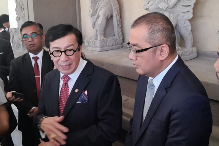 Menteri Hukum dan Hak Asasi Manusia (Menkumham) Yasonna Laoly saat ditemui wartawan di Nusa Dua, Badung, Bali, pada Jumat (31/3/2023). Kompas.com/ Yohanes Valdi Seriang Ginta