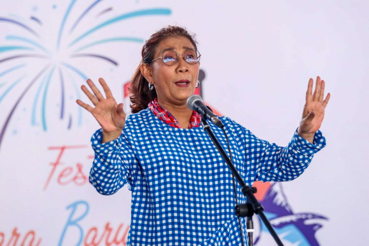 Menteri Kelautan dan Perikanan Susi Pudjiastuti saat memberi sambutan pada Festival Muara Baru 2018 di Dermaga Barat PPS Nizam Zachman, Jakarta, Sabtu (11/8/2018). 