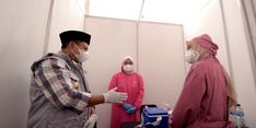 Tinjau Vaksinasi di Karawang dan Bekasi, Wagub Uu Optimistis Herd Immunity Akan Tercapai
