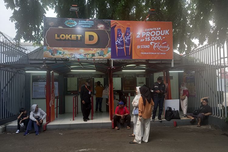 Loket D tiket jakarta lebaran fair 2024 yang berada di dekat pintu 1 dan 2 JIExpo Kemayoran