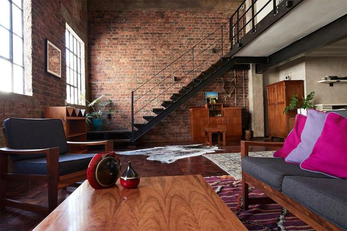 Rumah minimalis modern sentuhan industrial.