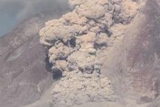 Awan Panas Sinabung yang Mematikan dalam Video