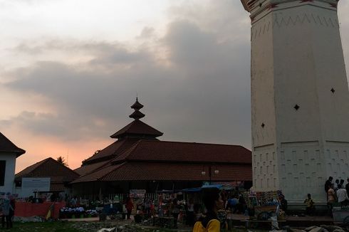 Masjid Agung Banten dan Tradisi Ziarah Makam Sultan Jelang Ramadhan