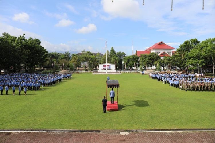 Dalam menyambut HUT Korpri, Pemerintah Sulawesi Utara melaksanakan apel bersama bagi seluruh Aparatur Sipil Negara (ASN) yang ada di lingkup Pemprov Sulut.