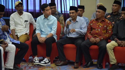 Janjikan Pemerataan Pembangunan di Depan Raja-raja Maluku, Gibran: Tidak Lagi Fokus di Jawa