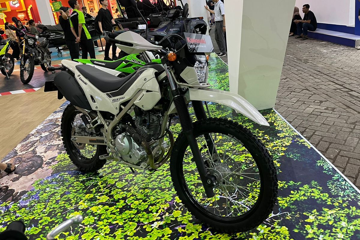 Kawasaki Motor Indonesia (KMI) resmi meluncurkan KLX230 Sherpa di Jakarta Fair 2025.