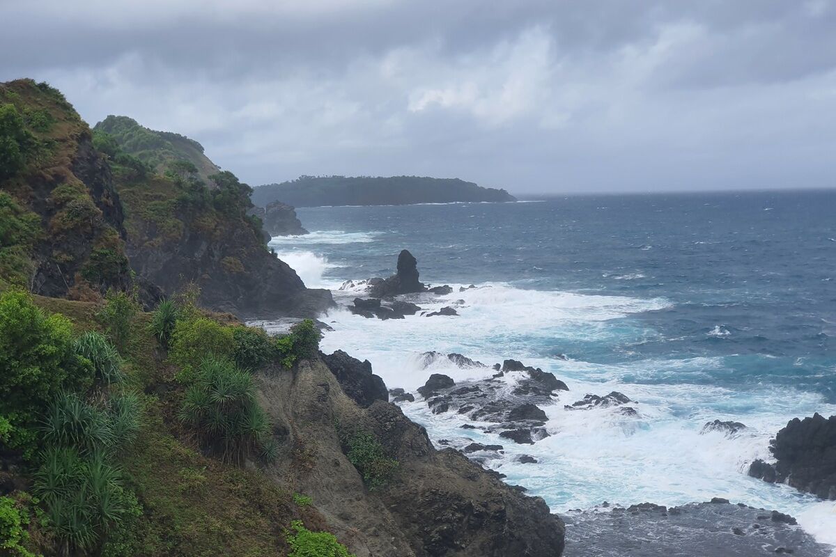 Watu Togog di sebelah timur Pantai Siung, Gunungkidul, lokasi utama pencarian wisatawan asal Jakarta, yang hilang di Pantai Siung, Gunungkidul.