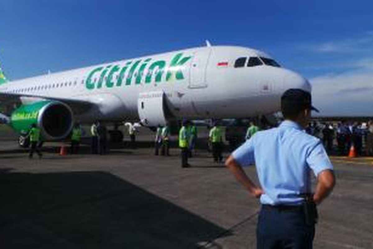 Pesawat Citilink tujuan Malang, Jawa Timur, sedang dipersiapkan untuk penerbangan perdana dari Bandara Halim Perdanakusuma, Jakarta Timur, Jumat (10/1/2014) pagi.