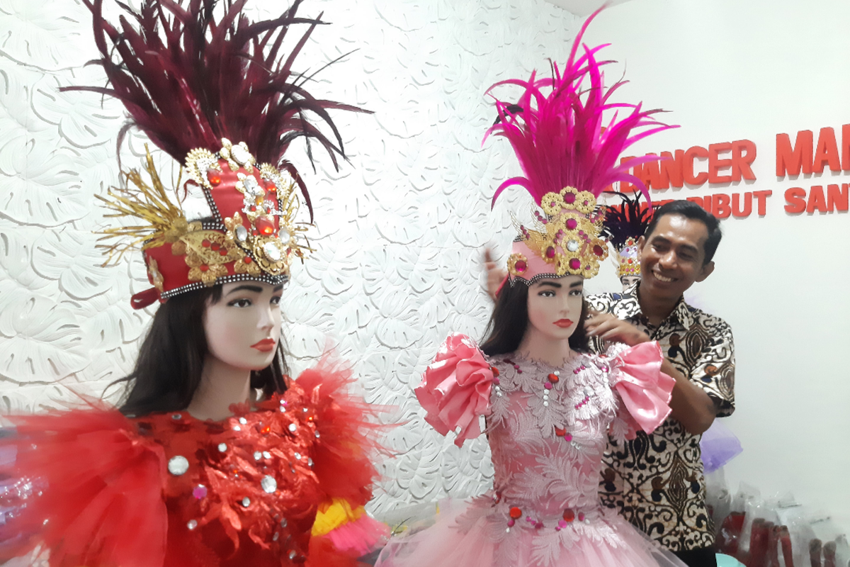 Ribut Santoso, Guru asal Lumajang, Jawa Timur yang viral usai video mengajarnya dianggap tabu