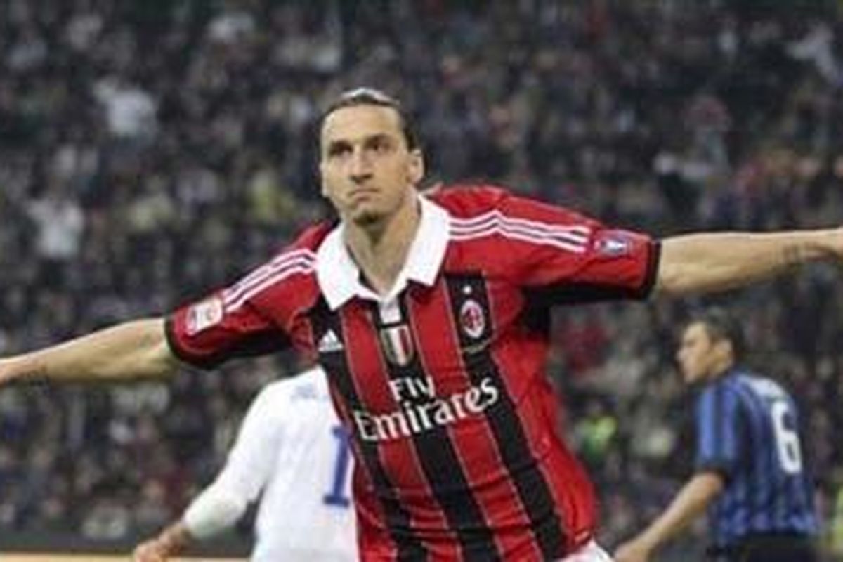 Penyerang AC Milan, Zlatan Ibrahimovic: target transfer utama PSG bersama Thiago Silva.