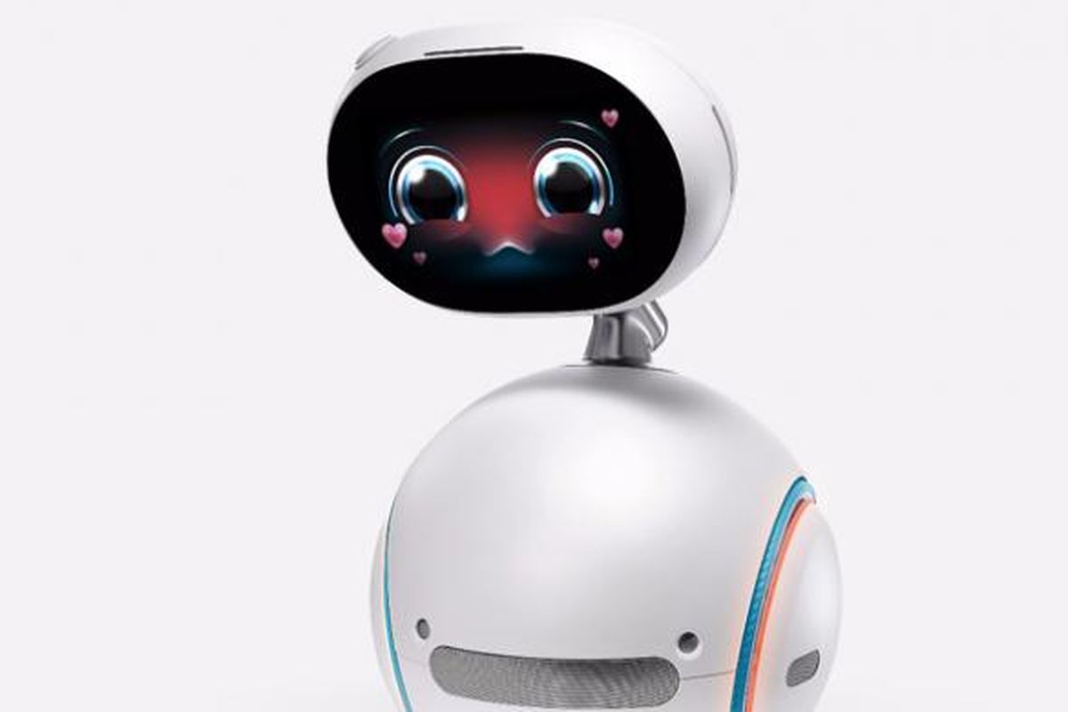 Robot Asus Zenbo saat dikenalkan di Taiwan, Senin (30/5/2016). Robot ini bisa bertindak laiknya teman di rumah, termasuk berbincang.